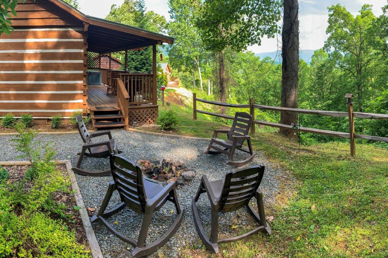 Cozy Cabin With Hot Tub And Smoky Mountain Views! Villa Bryson City Kültér fotó