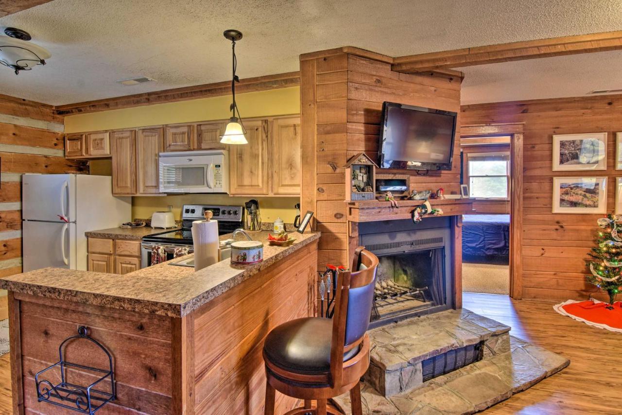 Cozy Cabin With Hot Tub And Smoky Mountain Views! Villa Bryson City Kültér fotó