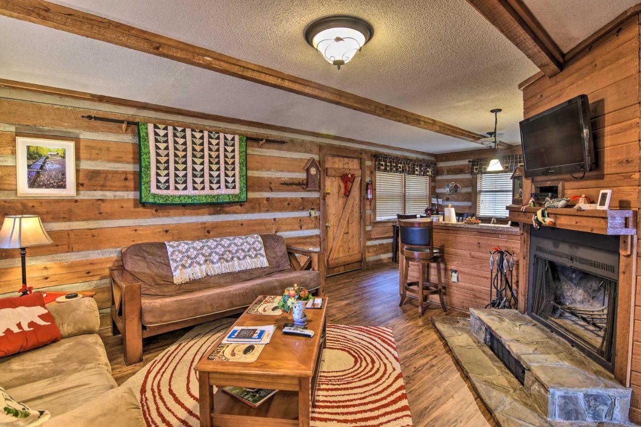 Cozy Cabin With Hot Tub And Smoky Mountain Views! Villa Bryson City Kültér fotó